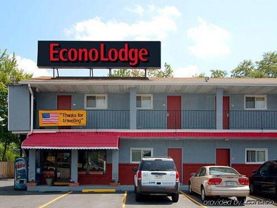 Econo * Frackville